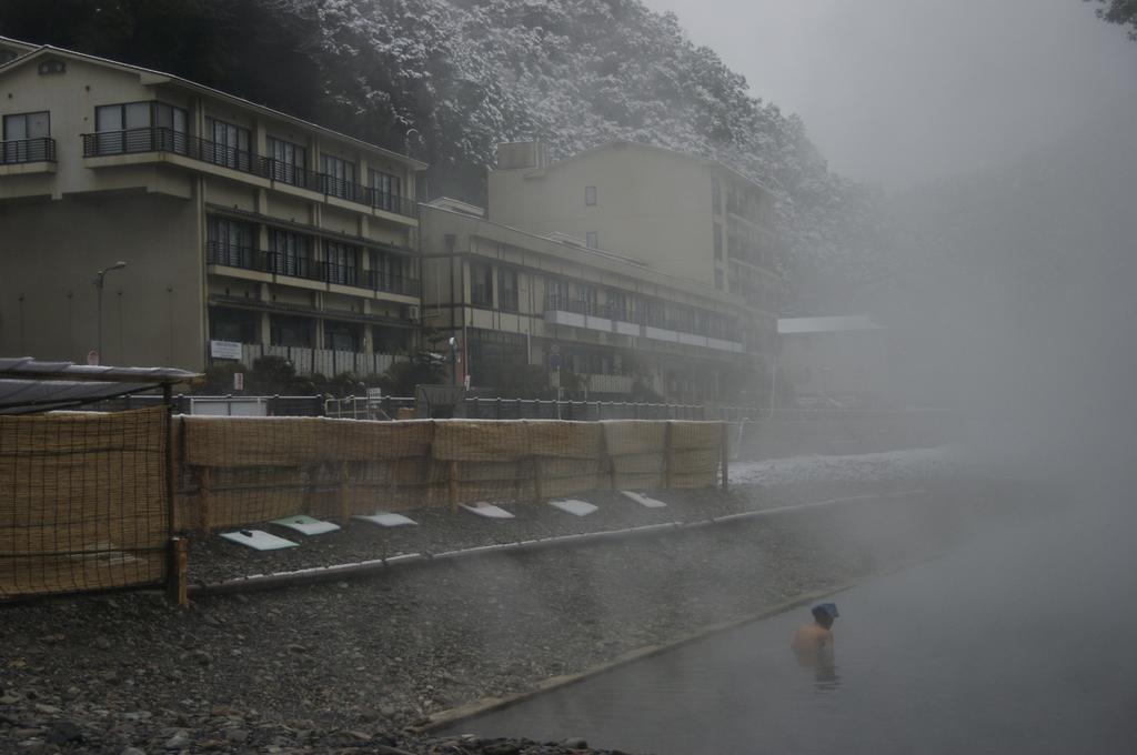 Отель Kawayu Onsen Fujiya Хонгу Экстерьер фото